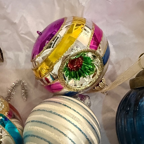 Vintage Style Holiday Ornament Set - Multicolor - Picture 3 of 10